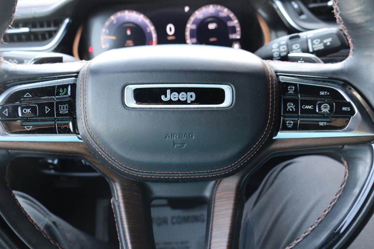Used 2022 Jeep Grand Cherokee L Summit w/ Advanced Protech Group IV AWD/4WD image 18