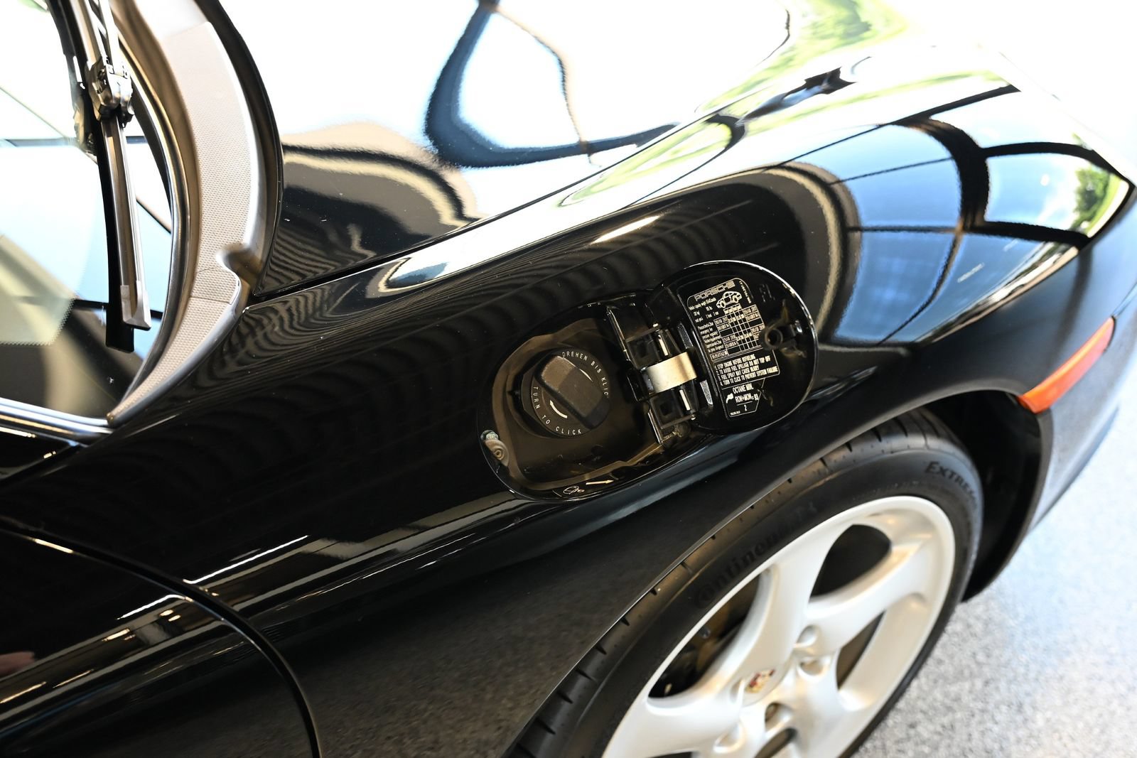 Used 2003 Porsche 911 Carrera RWD image 23