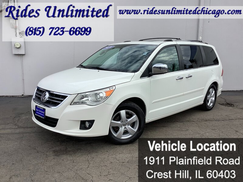 Used 2010 Volkswagen Routan SEL Premium FWD image 2