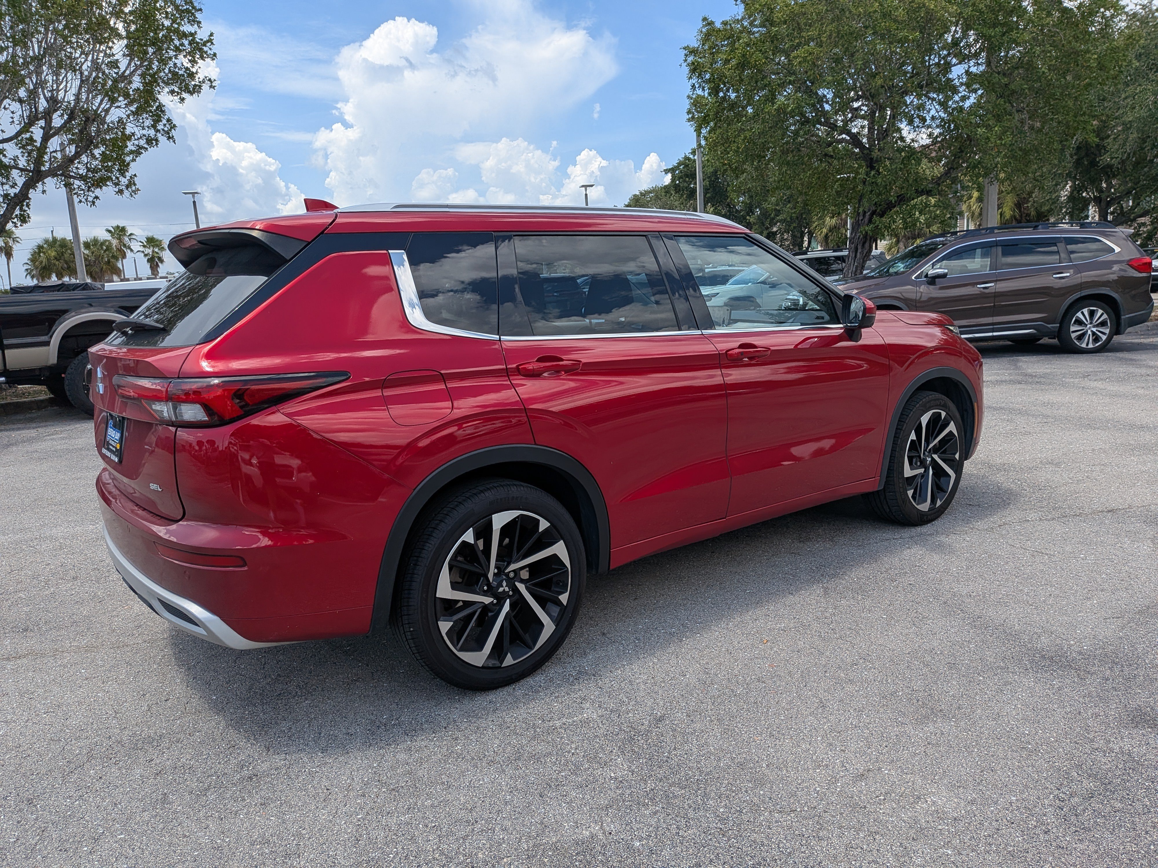 Used 2023 Mitsubishi Outlander SEL FWD image 4