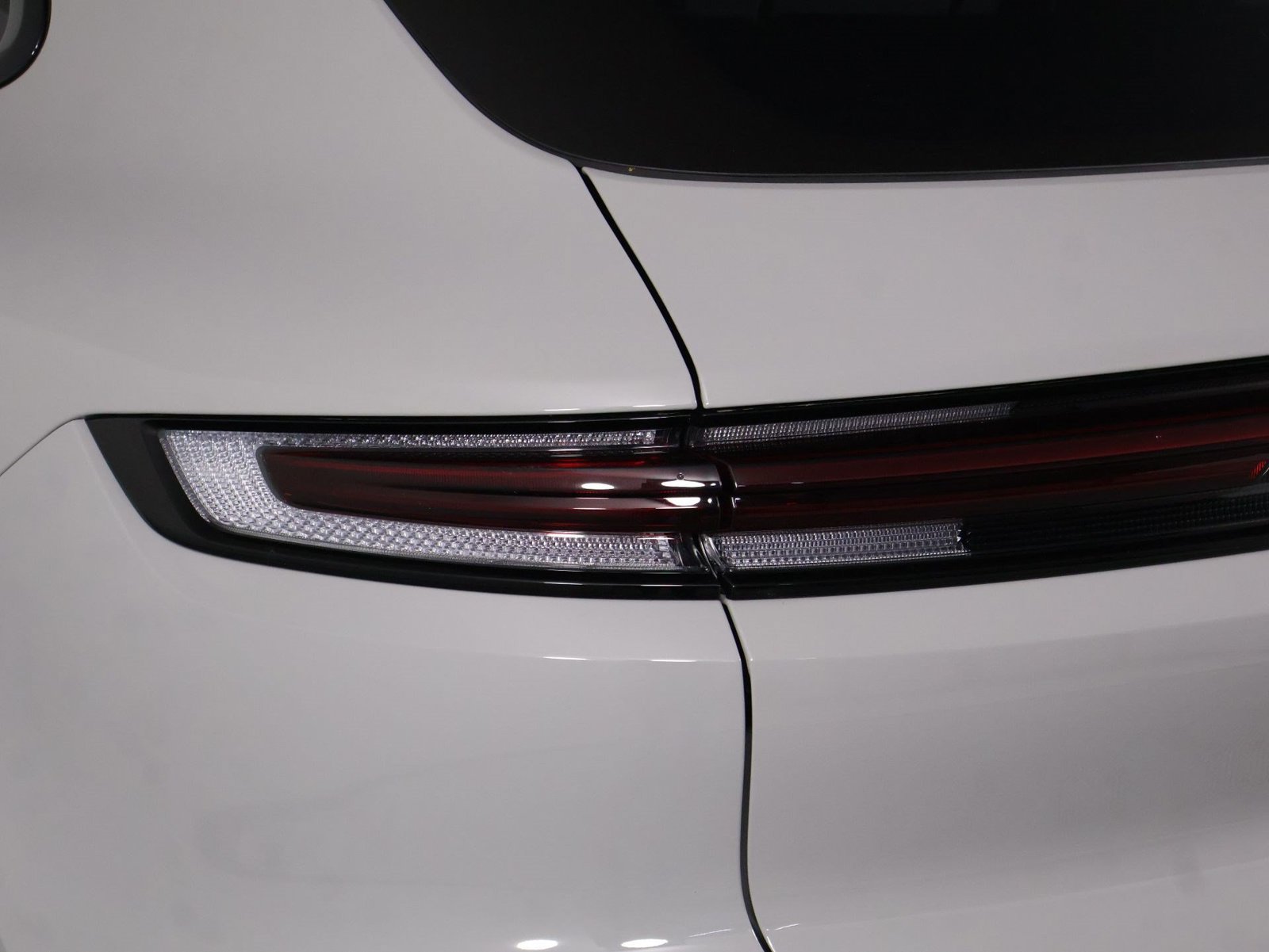 Certified 2026 Porsche Cayenne E-Hybrid AWD/4WD image 21