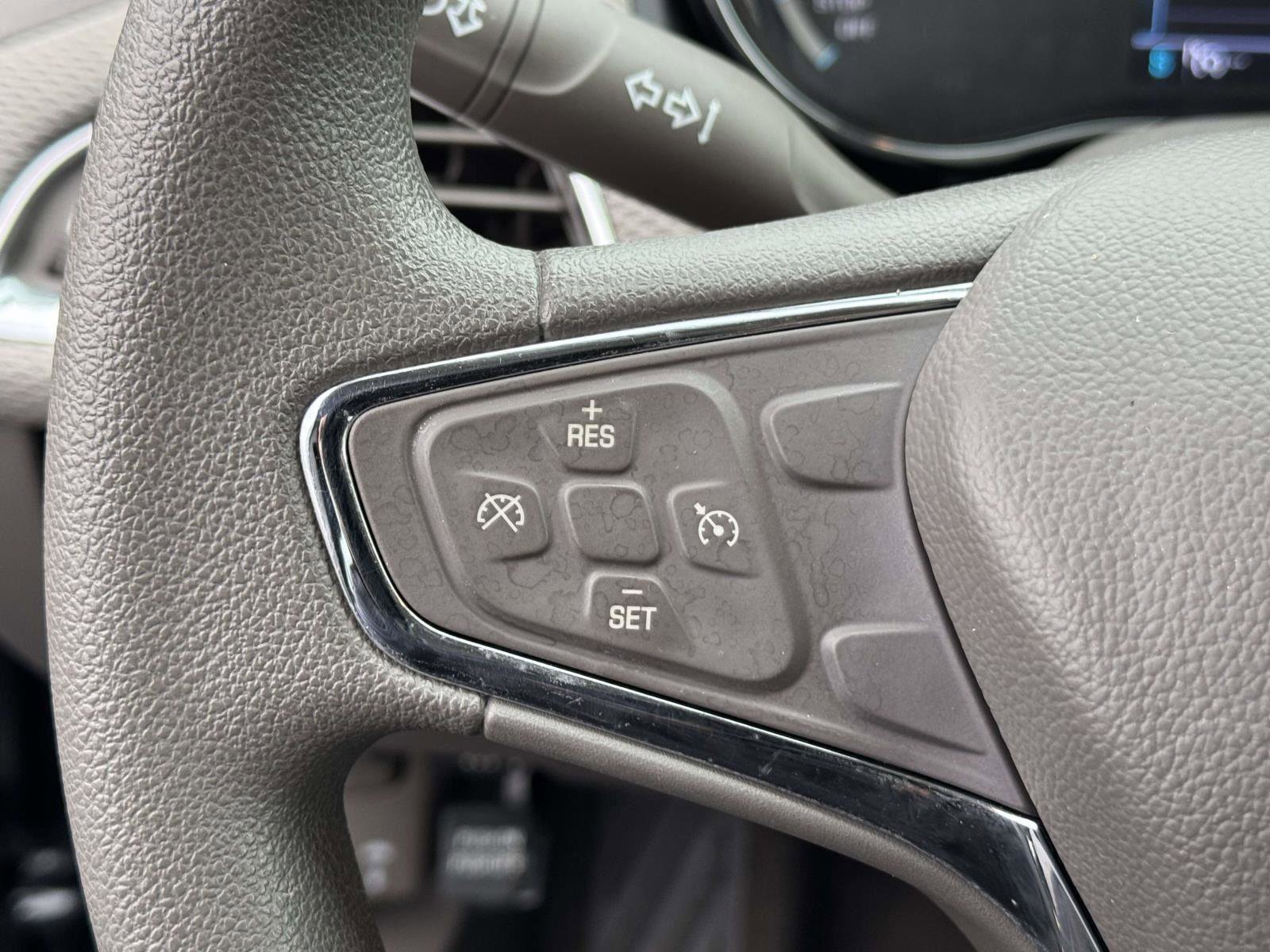 Used 2018 Chevrolet Cruze LT w/ Sun And Sound Package image 25