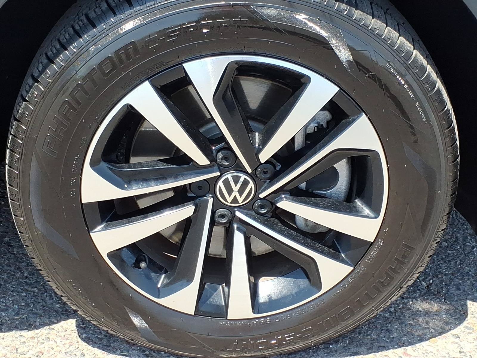 Used 2022 Volkswagen Tiguan S FWD image 9