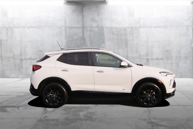 Used 2025 Buick Encore GX Sport Touring w/ Experience Buick Package image 5