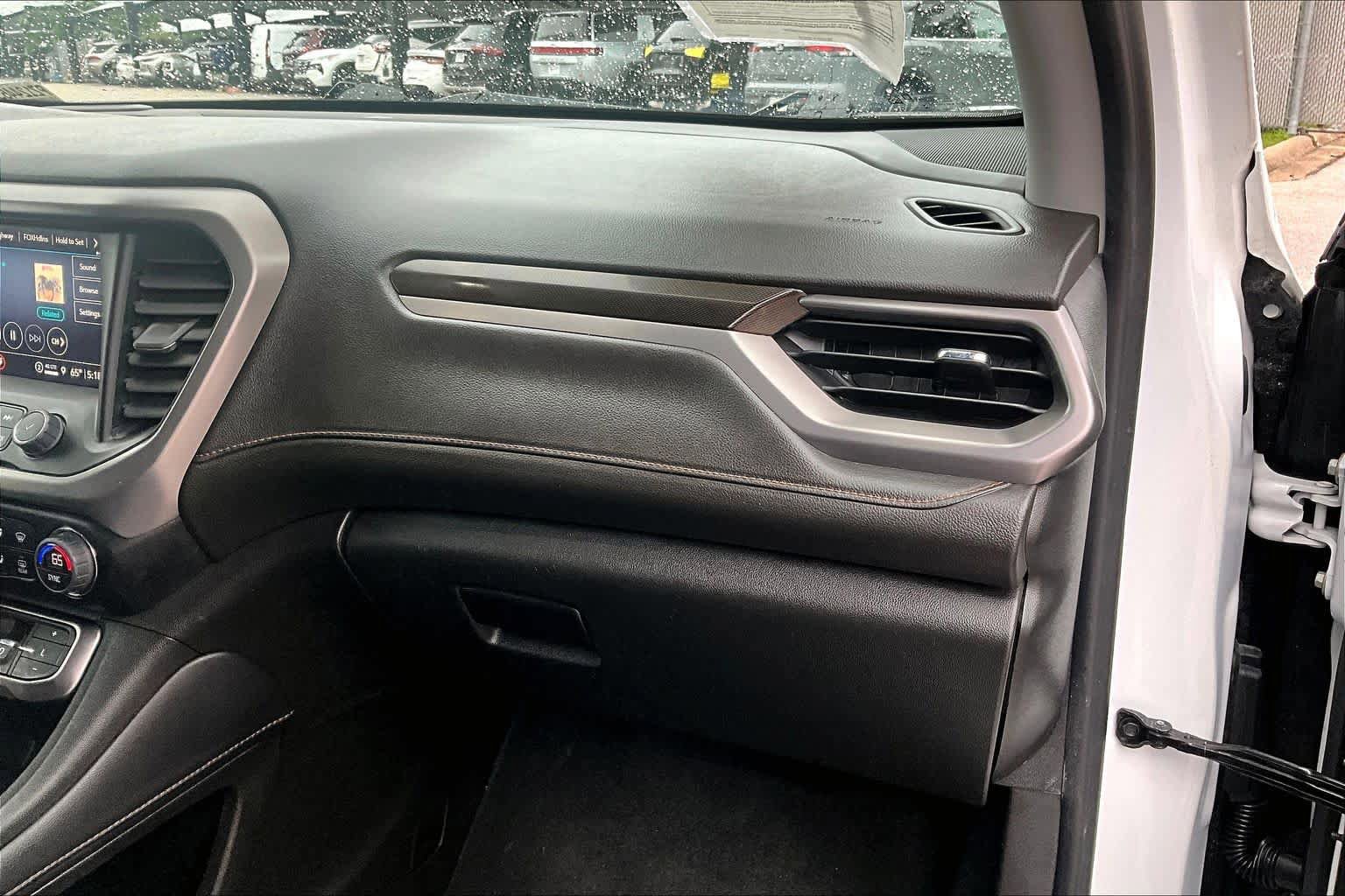 Used 2023 GMC Acadia AT4 w/ Preferred Package AWD/4WD image 18