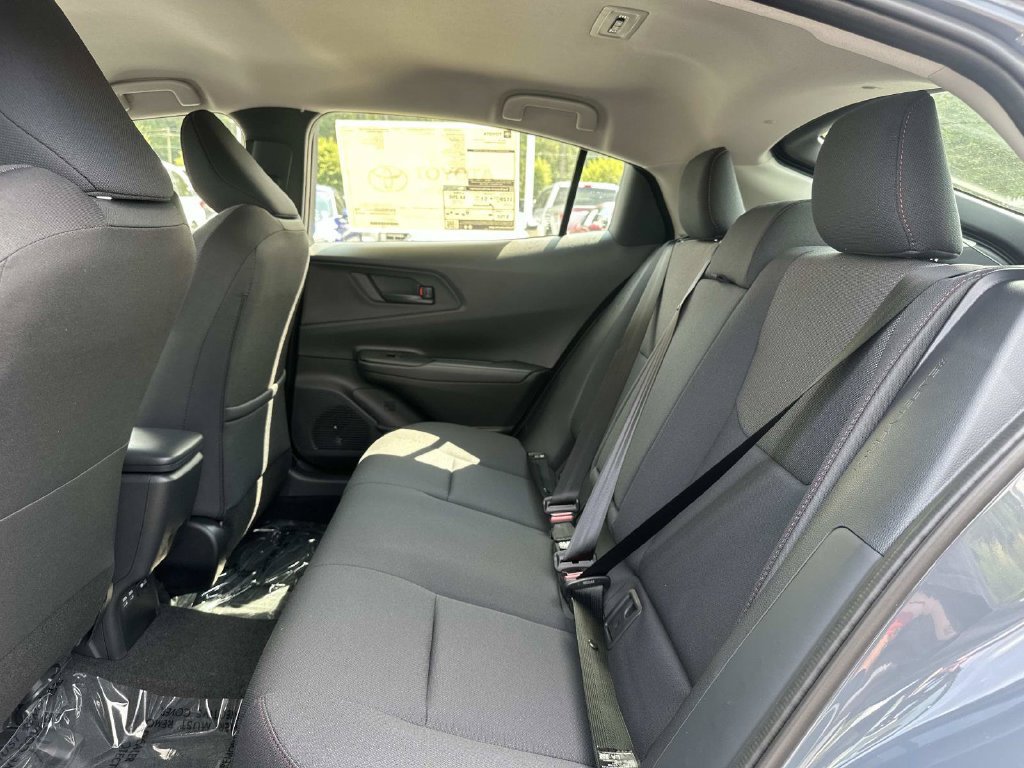 New 2027 Toyota Prius Plug-In Hybrid FWD image 17