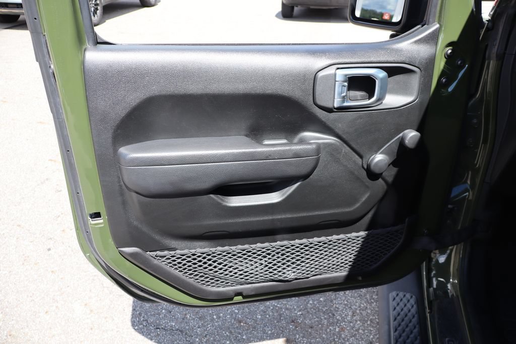 Used 2022 Jeep Gladiator Sport AWD/4WD image 11