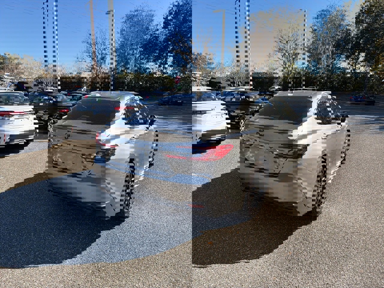 Used 2025 Toyota Camry SE image 5