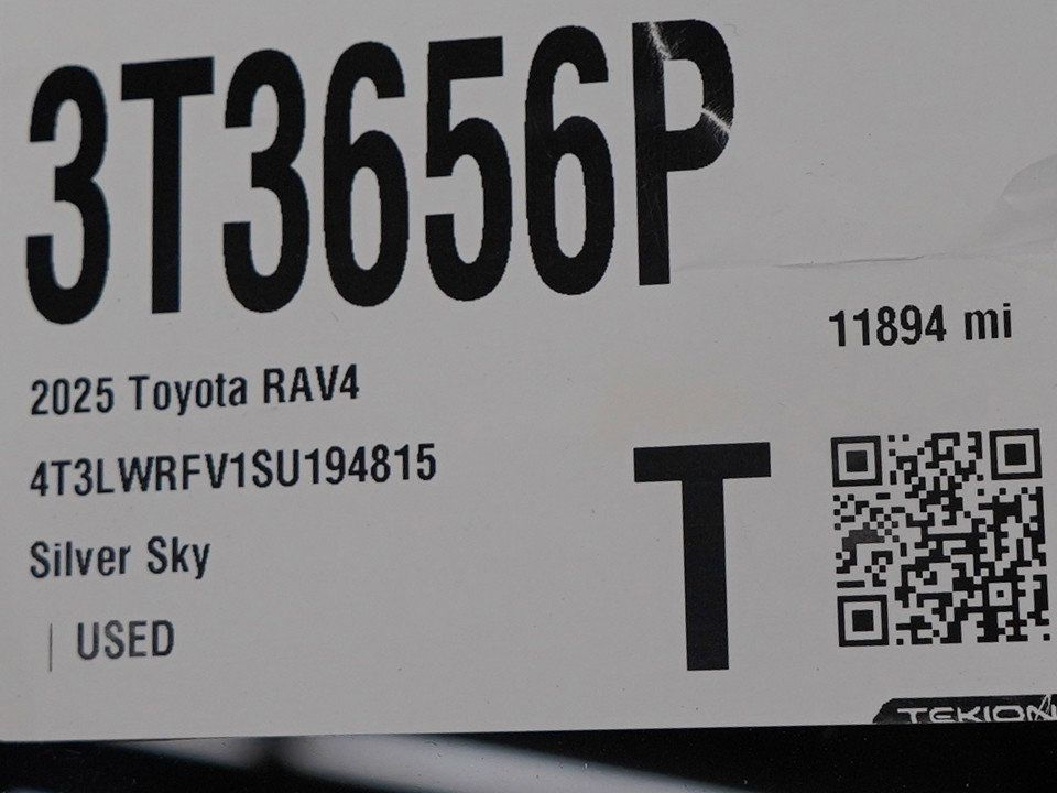 Used 2025 Toyota RAV4 LE image 31