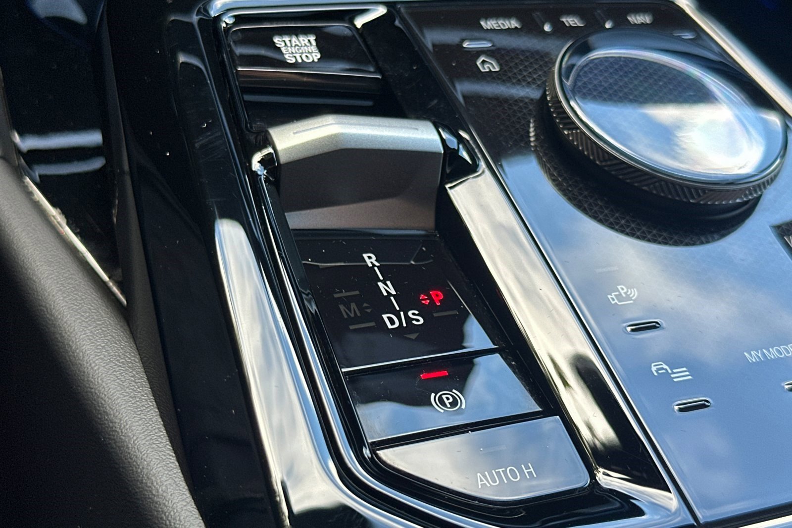 Used 2026 BMW 540i xDrive w/ M Sport Package AWD/4WD image 27