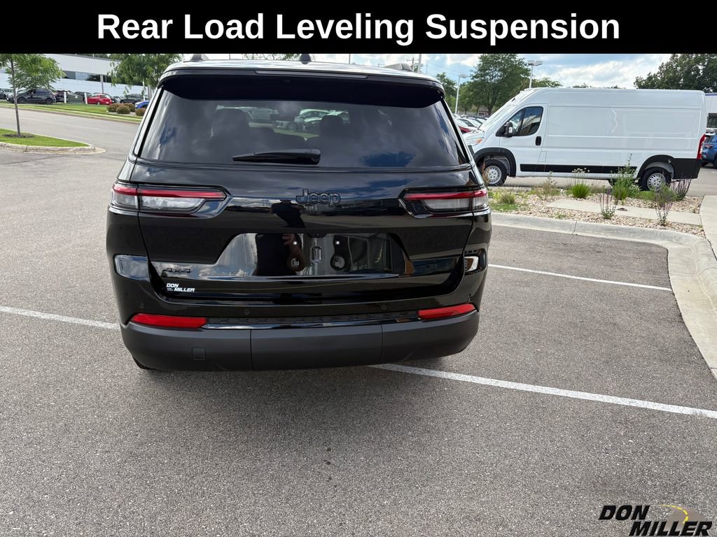 New 2025 Jeep Grand Cherokee L Laredo image 6