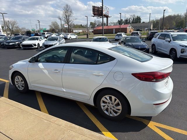 Used 2017 Hyundai Elantra SE image 11