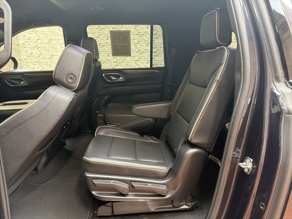 Used 2023 Chevrolet Suburban Premier image 15