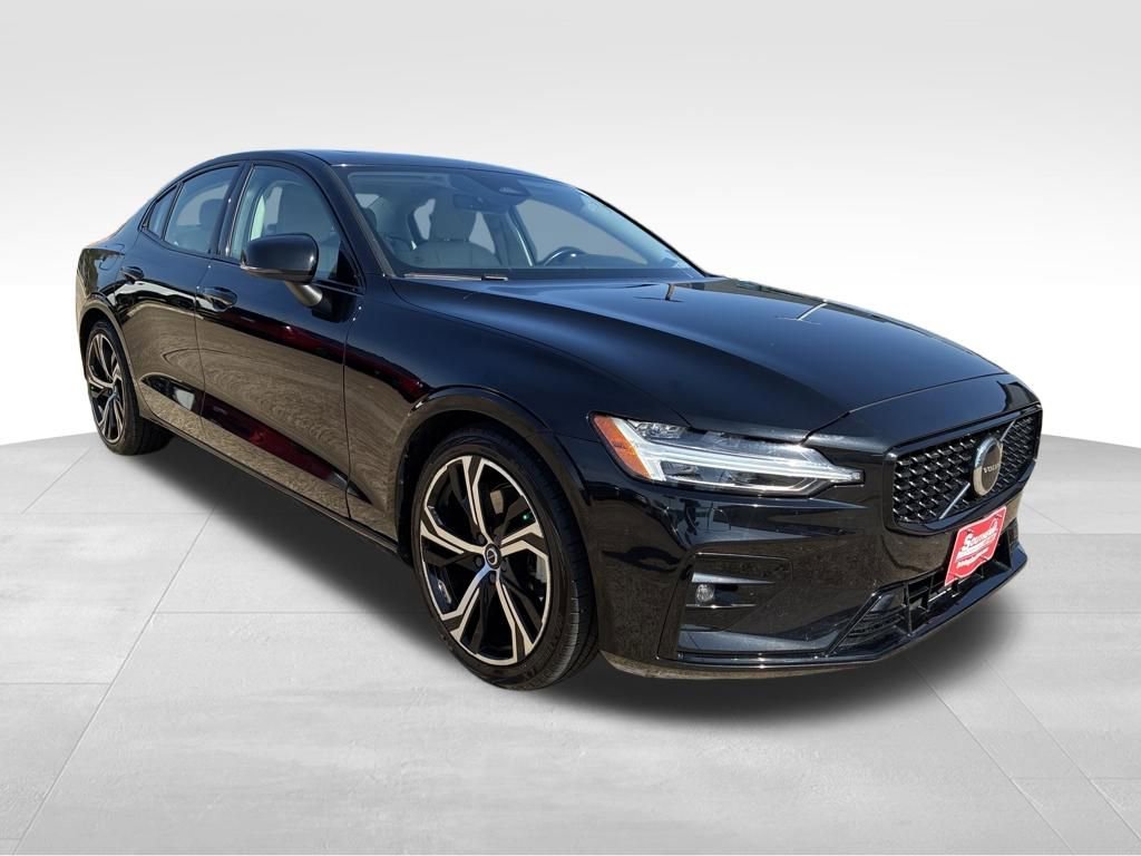 Used 2024 Volvo S60 B5 Core image 7