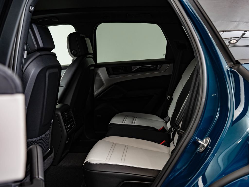 New 2026 Porsche Cayenne image 42