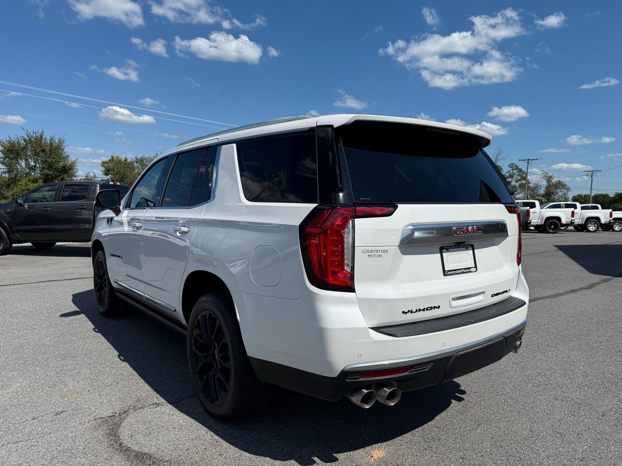 Used 2023 GMC Yukon Denali RWD image 4