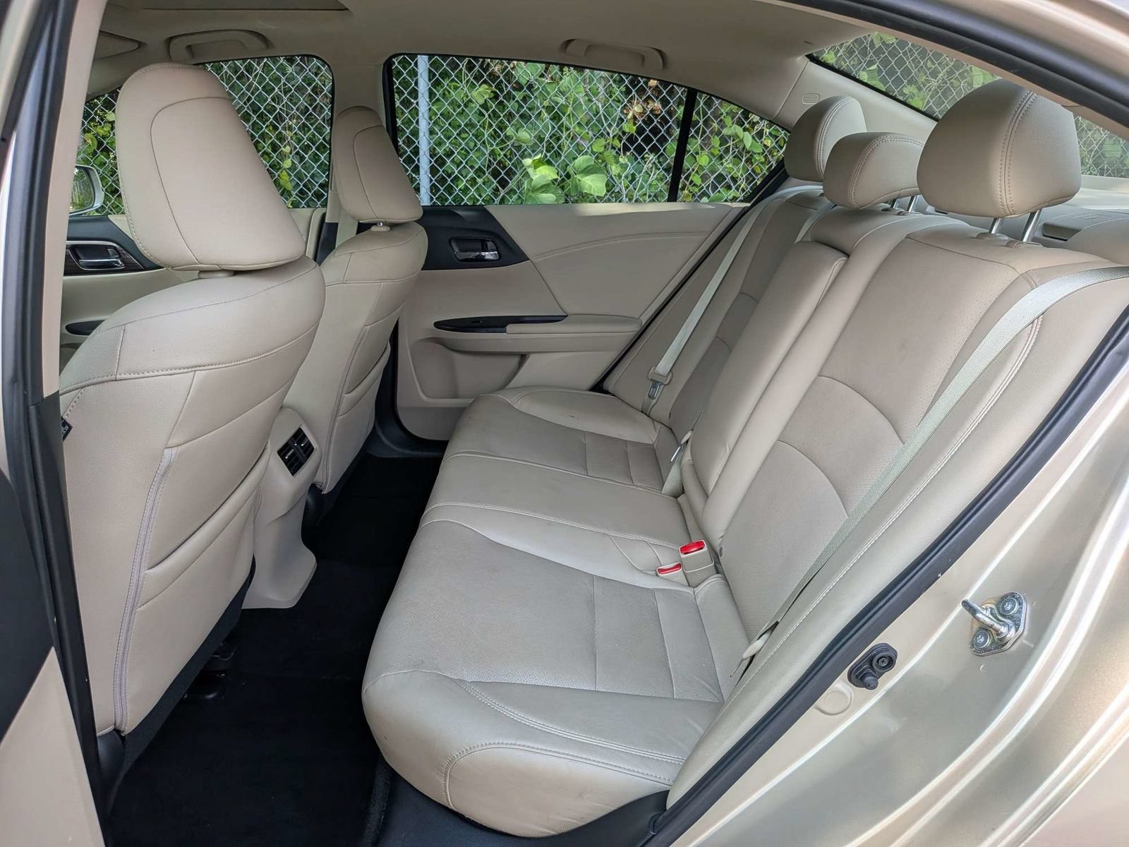 Used 2017 Honda Accord EX-L image 12
