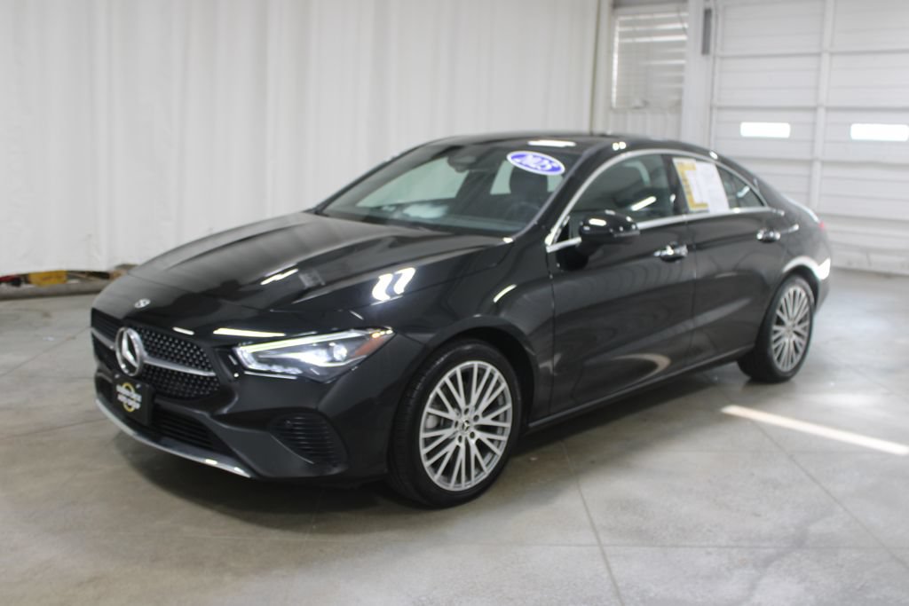 Used 2025 Mercedes-Benz CLA 250 image 4