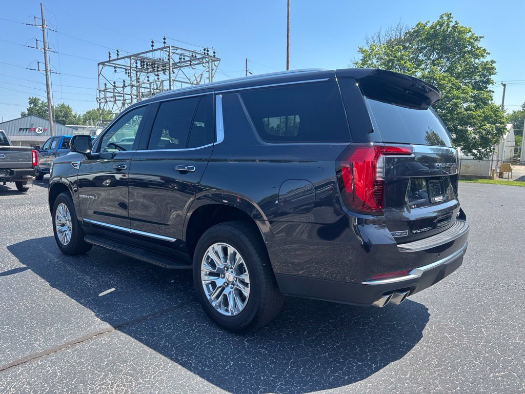 Used 2025 GMC Yukon Denali w/ Advanced Technology Package AWD/4WD image 6
