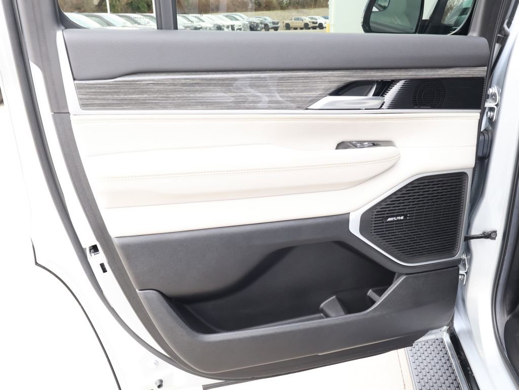 Used 2022 Jeep Wagoneer Series II image 24