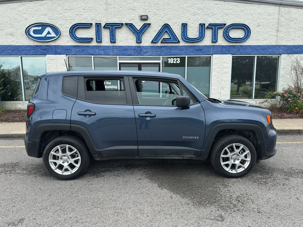 Used 2023 Jeep Renegade Latitude AWD/4WD image 3