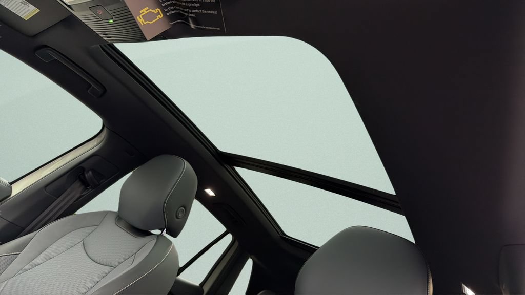 New 2026 Volkswagen Tiguan SE R-Line FWD image 19