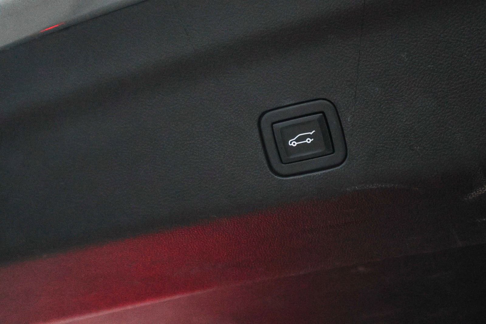 Used 2023 Cadillac Escalade Sport Platinum w/ LPO, ONYX Package image 39