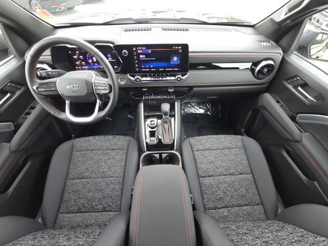 Used 2025 Chevrolet Colorado Z71 AWD/4WD image 35