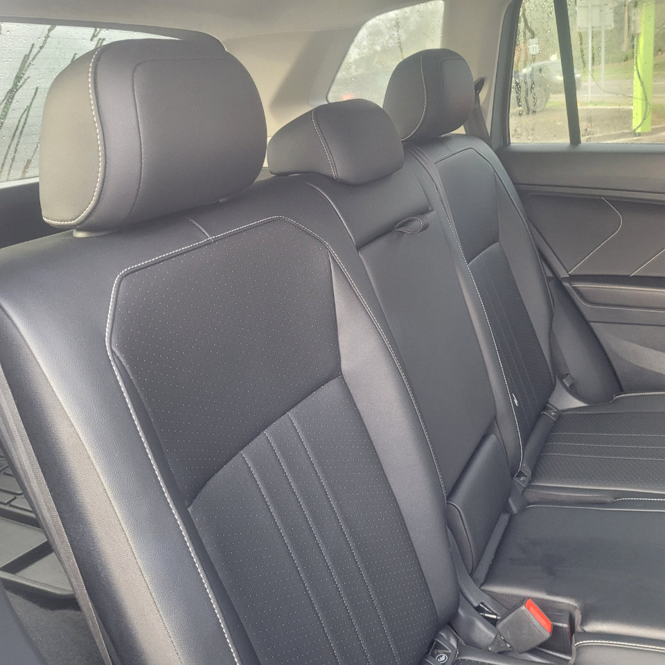 Used 2022 Volkswagen Tiguan SE image 31