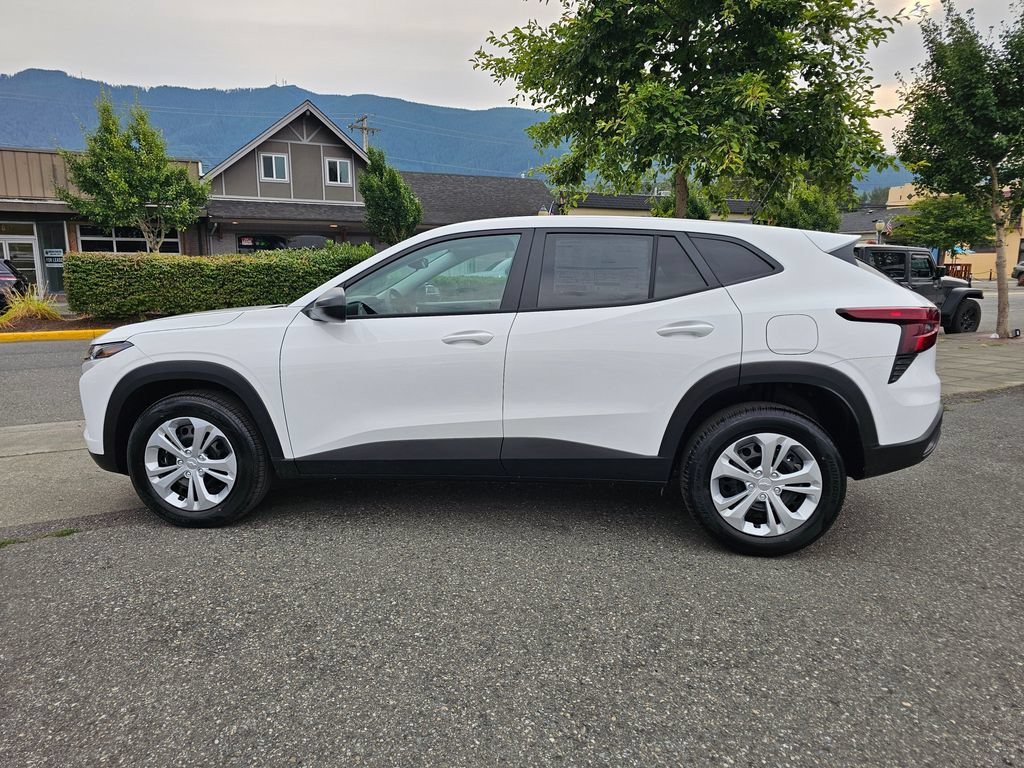 New 2026 Chevrolet Trax LS FWD image 8