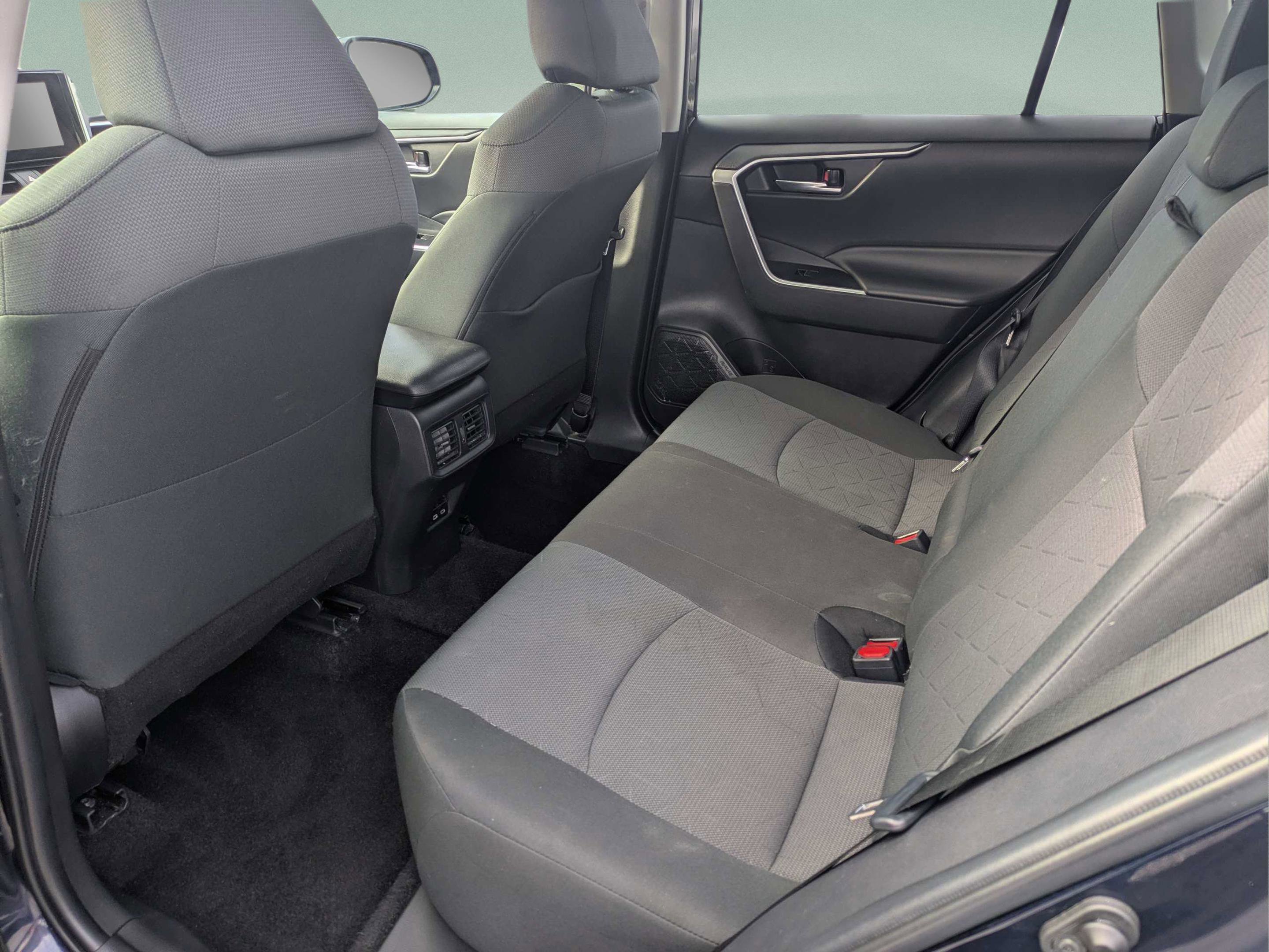 Used 2024 Toyota RAV4 XLE FWD image 13