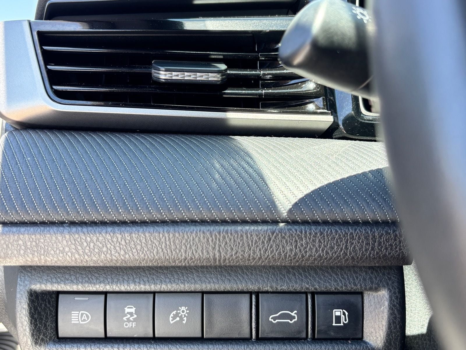 Used 2025 Toyota Camry SE w/ Convenience Package FWD image 28