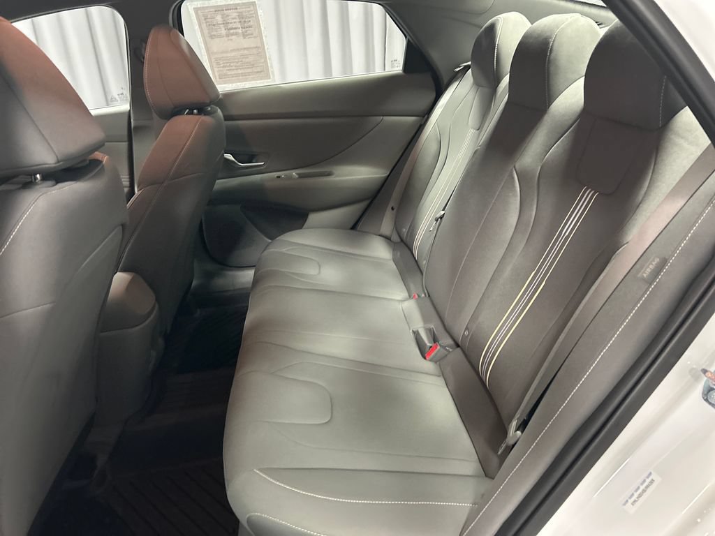 Used 2025 Hyundai Elantra Sport FWD image 21