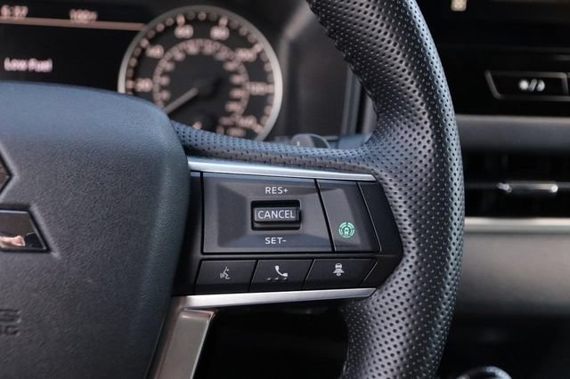 Used 2025 Mitsubishi Outlander SEL AWD/4WD image 14