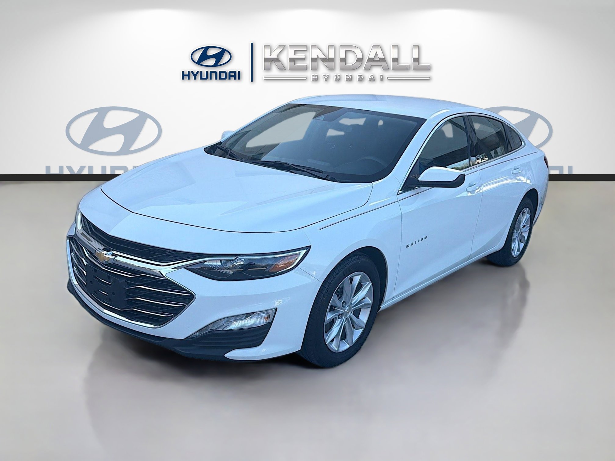 Used 2025 Chevrolet Malibu LT FWD image 3