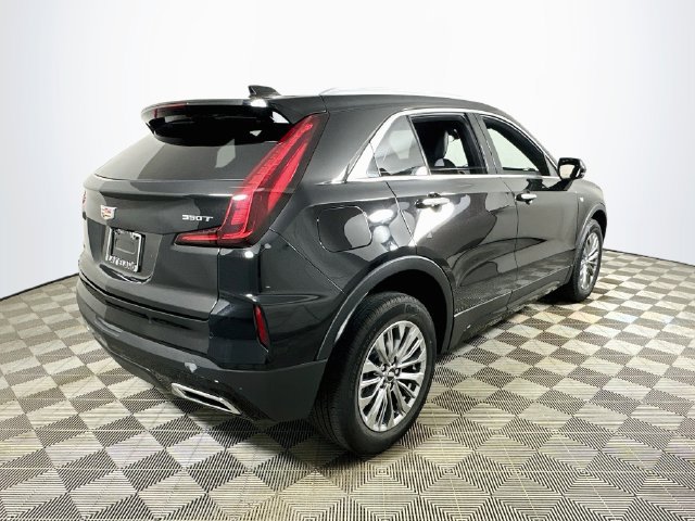 Used 2024 Cadillac XT4 Premium Luxury FWD image 3