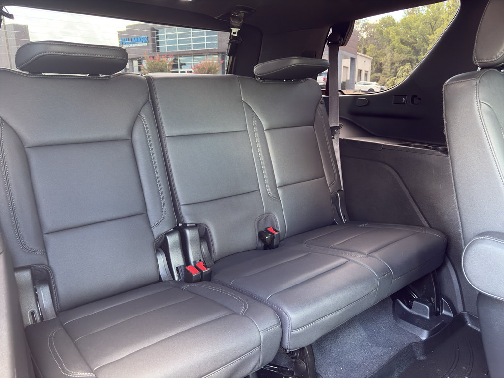 Used 2023 Chevrolet Tahoe Z71 w/ Luxury Package AWD/4WD image 20