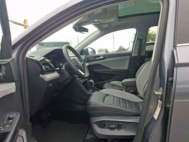 Used 2022 Volkswagen Taos SEL w/ Panoramic Sunroof Package AWD/4WD image 15