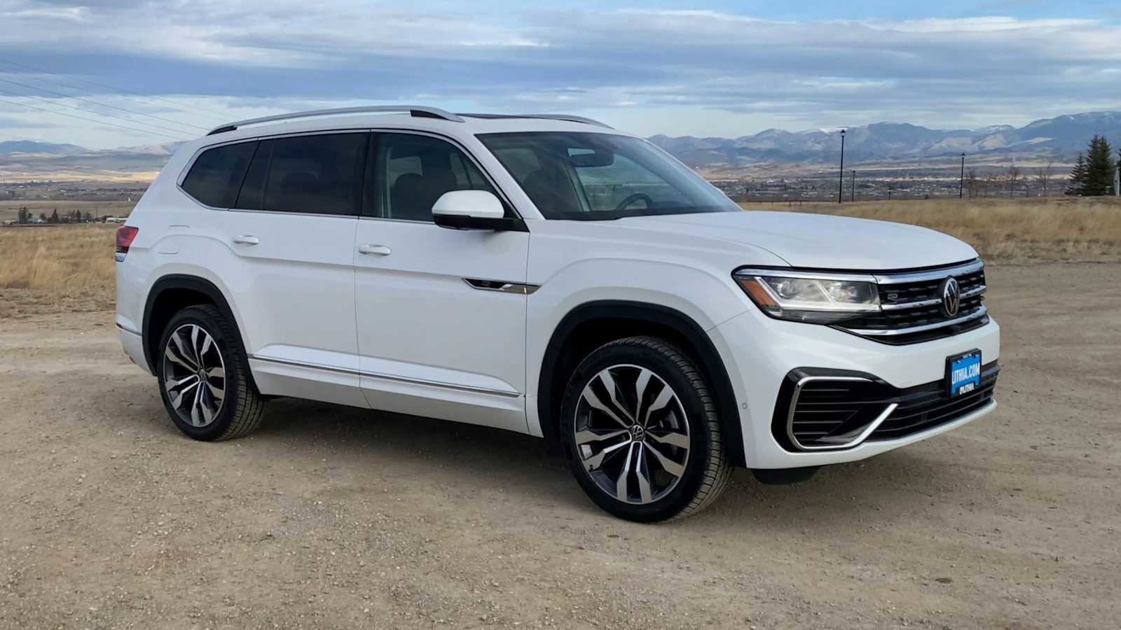 Used 2023 Volkswagen Atlas SEL Premium image 2