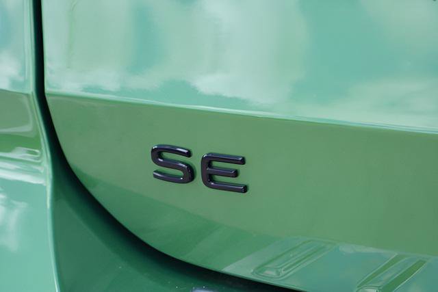 Used 2026 Volkswagen Taos SE FWD image 8