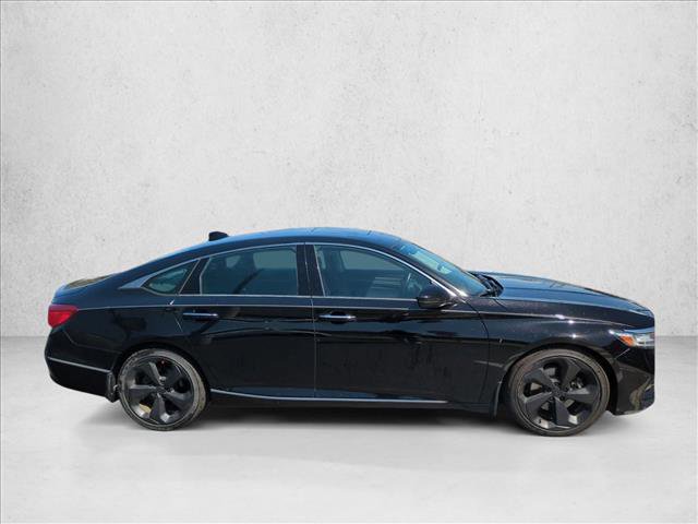 Used 2018 Honda Accord Touring image 4