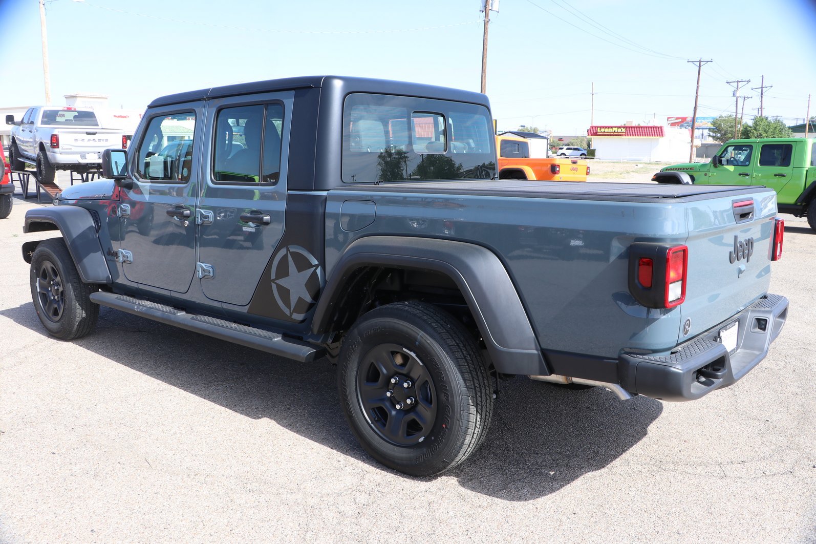 New 2026 Jeep Gladiator Sport AWD/4WD image 5