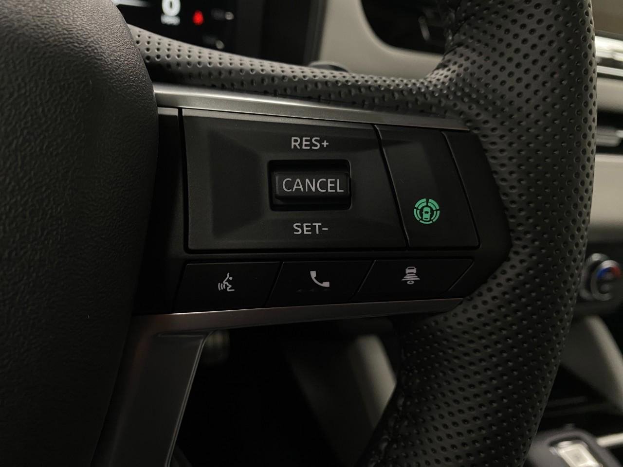 New 2025 Mitsubishi Outlander SEL image 16