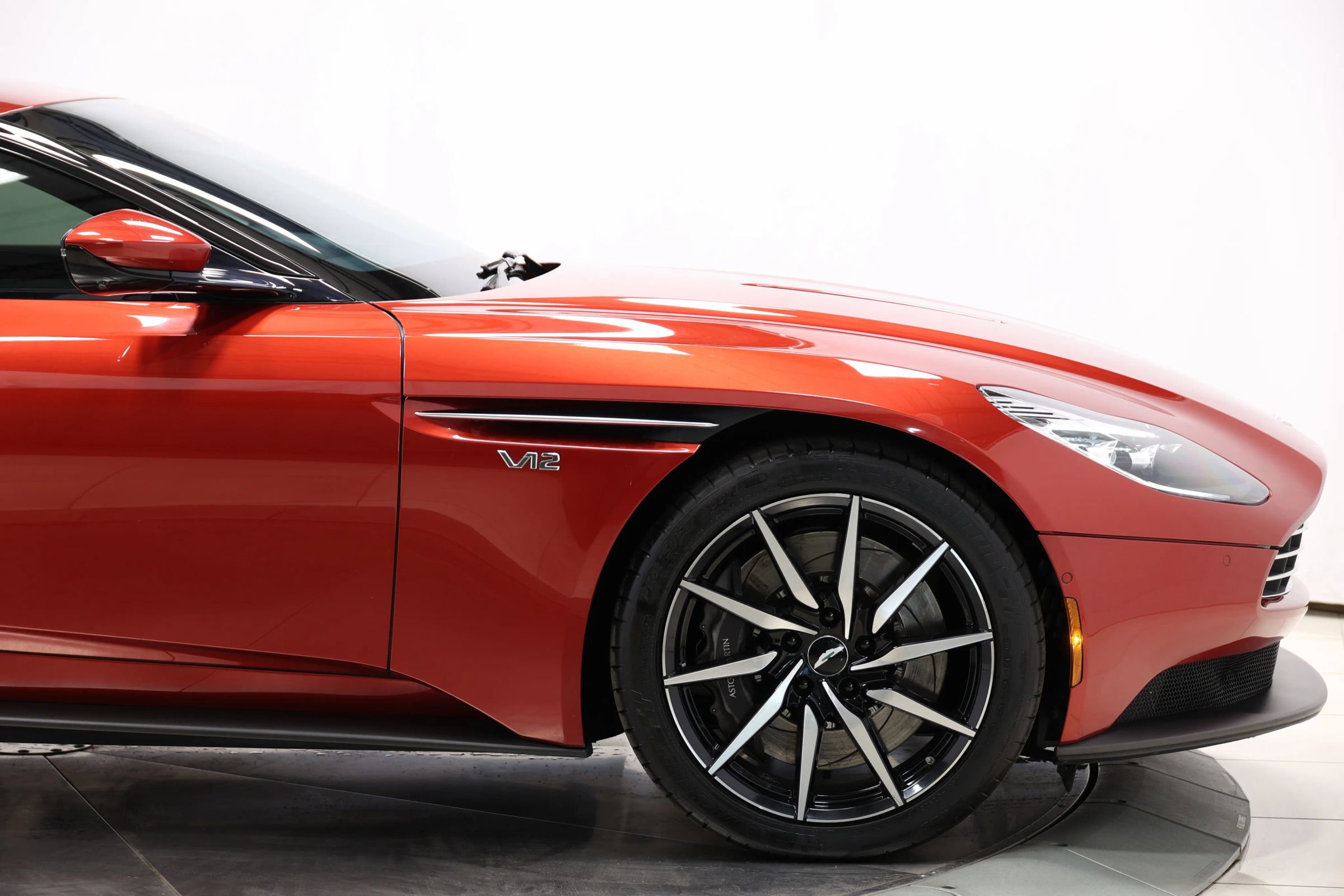 Used 2018 Aston Martin DB11 V12 image 55