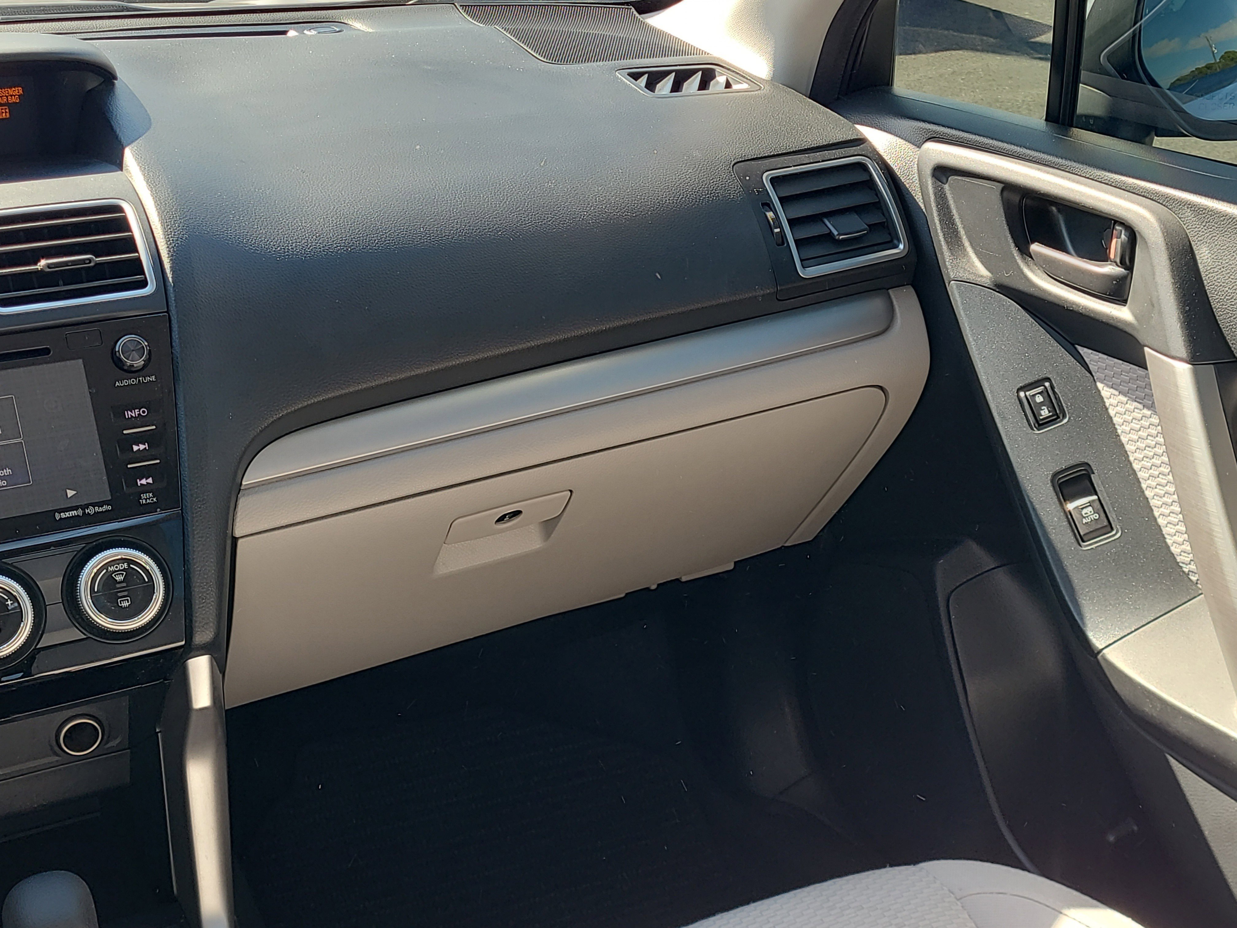 Used 2017 Subaru Forester 2.5i Premium w/ All-Weather Package image 14