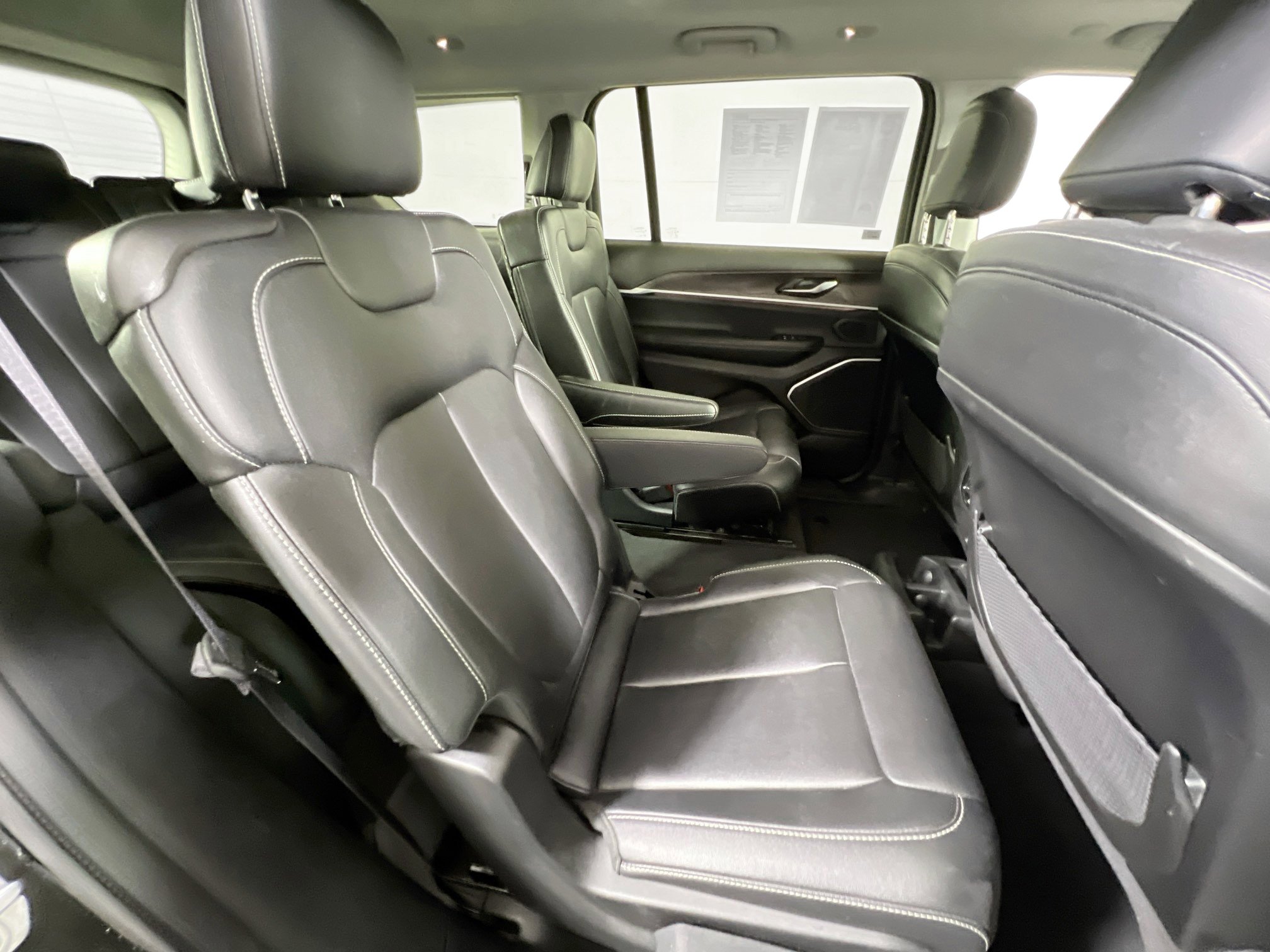 Used 2023 Jeep Grand Cherokee L Limited image 29