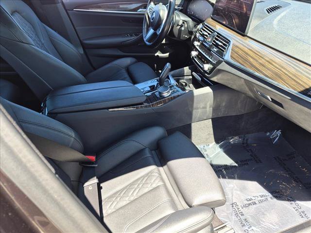 Used 2021 BMW 530i w/ M Sport Package RWD image 22
