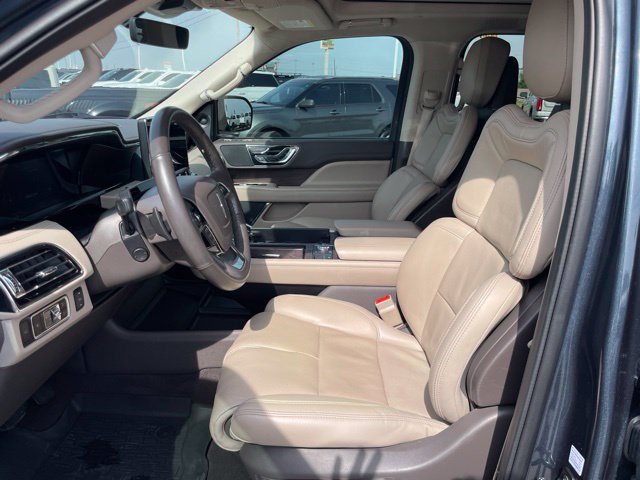 Used 2024 Lincoln Navigator L Reserve AWD/4WD image 11