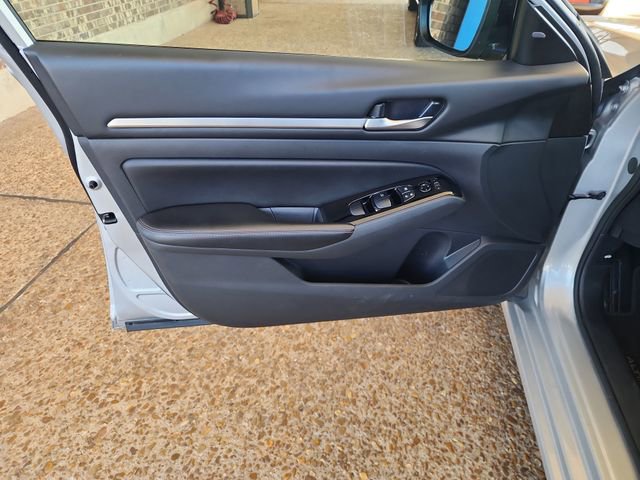 Used 2024 Nissan Altima 2.5 SR image 9