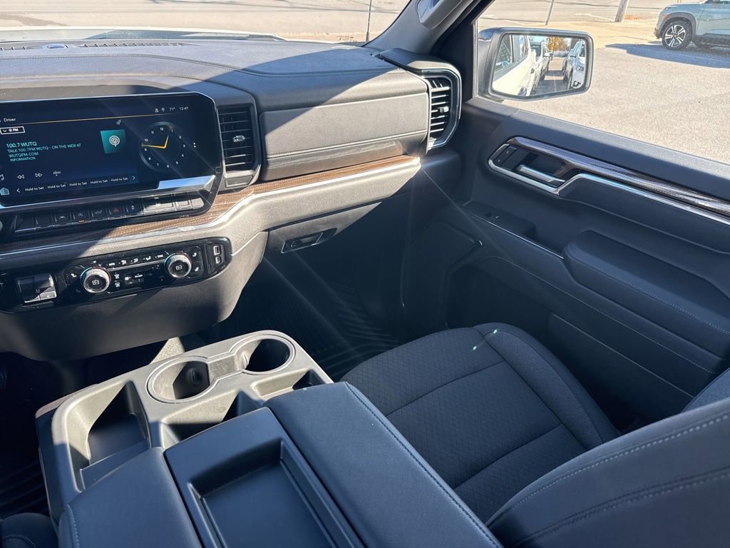 Used 2025 Chevrolet Silverado 1500 LT image 14